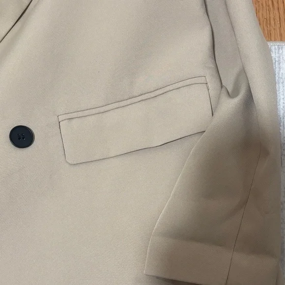 Classic Beige Women's Blazer - Picture 6 of 7